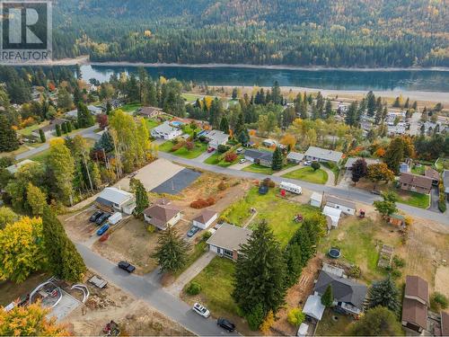 522 13Th  Avenue, Castlegar, BC - Outdoor With Body Of Water With View