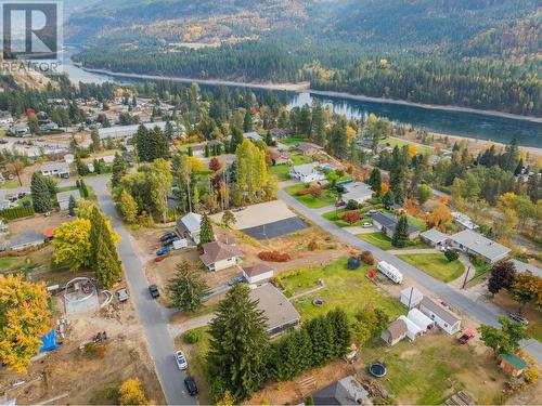 522 13Th  Avenue, Castlegar, BC - Outdoor With Body Of Water With View