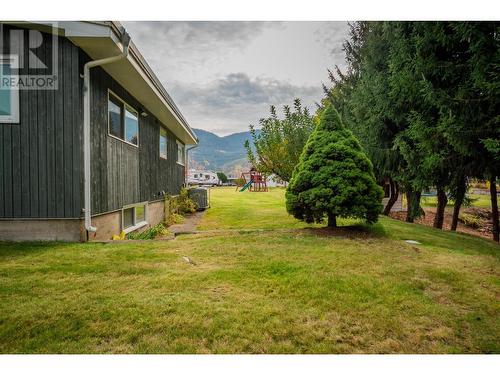 522 13Th  Avenue, Castlegar, BC - Outdoor