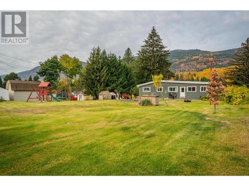 522 13Th  Avenue, Castlegar, BC - Outdoor