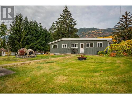 522 13Th  Avenue, Castlegar, BC - Outdoor