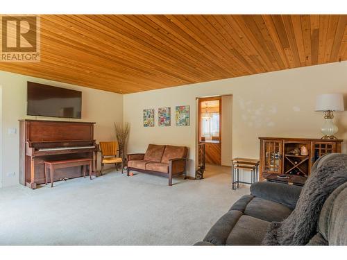 522 13Th  Avenue, Castlegar, BC - Indoor