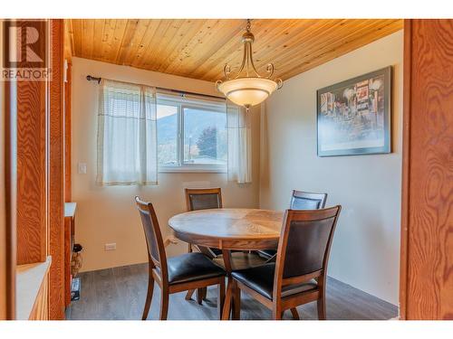 522 13Th  Avenue, Castlegar, BC - Indoor Photo Showing Dining Room