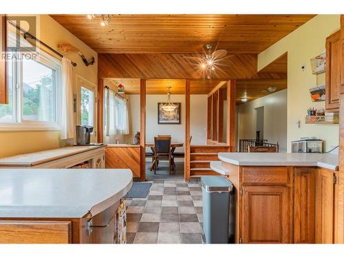 522 13Th  Avenue, Castlegar, BC - Indoor