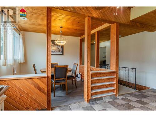 522 13Th  Avenue, Castlegar, BC - Indoor