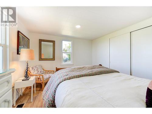 910 El Paso Road, Kelowna, BC - Indoor Photo Showing Bedroom