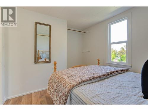 910 El Paso Road, Kelowna, BC - Indoor Photo Showing Bedroom