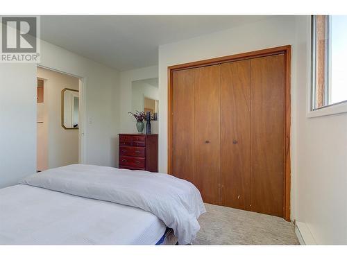 910 El Paso Road, Kelowna, BC - Indoor Photo Showing Bedroom