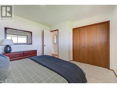 910 El Paso Road, Kelowna, BC - Indoor Photo Showing Bedroom