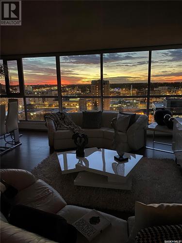 1704 315 5Th Avenue N, Saskatoon, SK -  Photo Showing Living Room