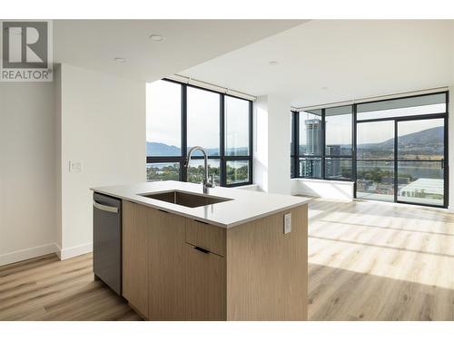 1488 Bertram Street Unit# 2202, Kelowna, BC - Indoor Photo Showing Kitchen