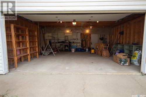 1462 105Th Street, North Battleford, SK - Indoor Photo Showing Garage