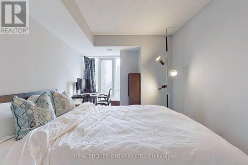 2805 - 210 Victoria St Street, Toronto, ON - Indoor Photo Showing Bedroom