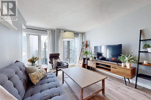 2805 - 210 Victoria St Street, Toronto, ON - Indoor Photo Showing Living Room