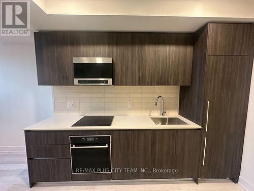 305 - 8 Cumberland Street, Toronto, ON - Indoor Photo Showing Kitchen