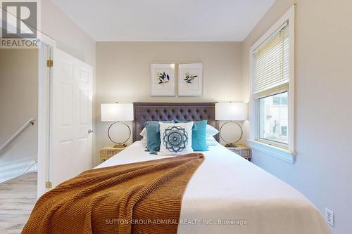 63 Cleveland Street, Toronto, ON - Indoor Photo Showing Bedroom