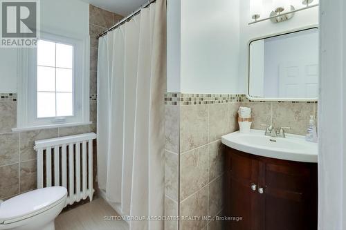 275 Winnett Avenue, Toronto, ON - Indoor Photo Showing Bathroom