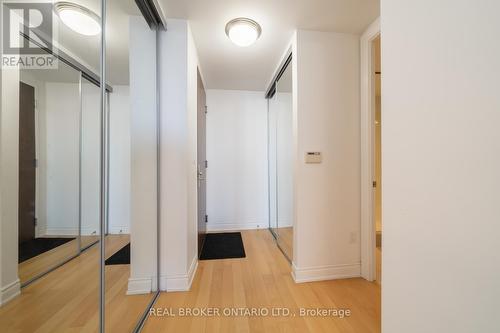 7302 - 388 Yonge Street, Toronto, ON - Indoor Photo Showing Other Room