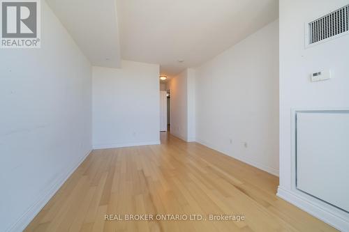 7302 - 388 Yonge Street, Toronto, ON - Indoor Photo Showing Other Room