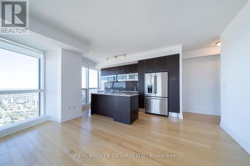 7302 - 388 Yonge Street, Toronto, ON - Indoor Photo Showing Kitchen