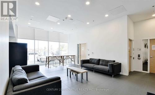 332 - 1900 Simcoe Street N, Oshawa, ON - Indoor Photo Showing Living Room