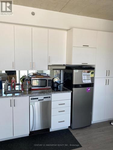 332 - 1900 Simcoe Street N, Oshawa, ON - Indoor Photo Showing Kitchen