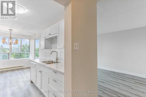 609 - 600 Grenfell Drive, London, ON - Indoor Photo Showing Kitchen With Double Sink