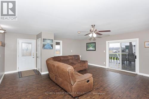 B1625 Highway 48, Brock (Beaverton), ON - Indoor Photo Showing Living Room