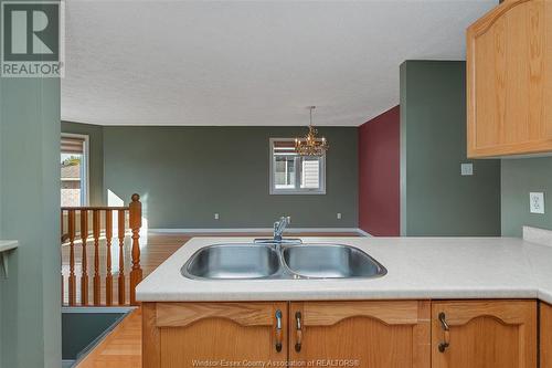 852 Michael Drive, Tecumseh, ON - Indoor Photo Showing Kitchen With Double Sink