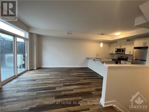 204 Tussock, Ottawa, ON - Indoor Photo Showing Kitchen