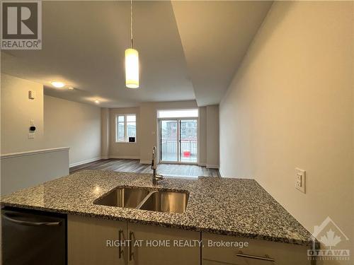 204 Tussock, Ottawa, ON - Indoor Photo Showing Kitchen With Double Sink