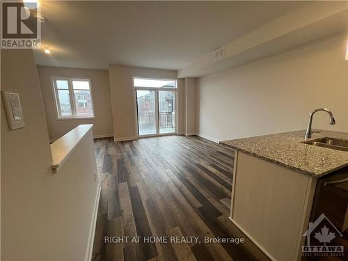 204 Tussock, Ottawa, ON - Indoor