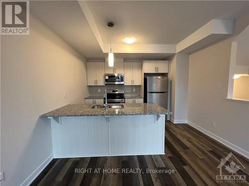 204 Tussock, Ottawa, ON - Indoor Photo Showing Kitchen