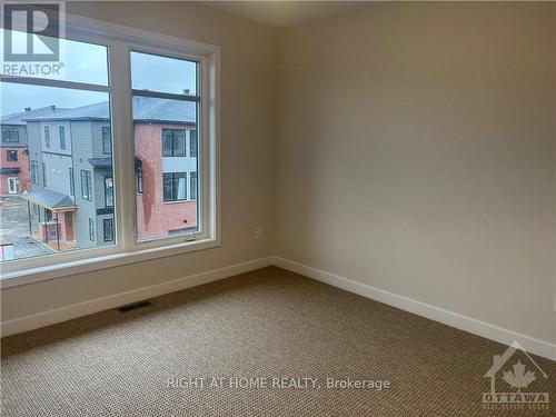 204 Tussock, Ottawa, ON - Indoor Photo Showing Other Room