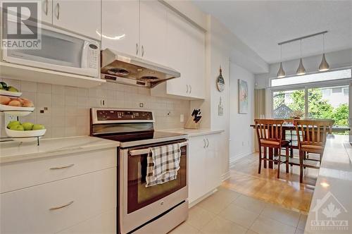 204 Espin Heights, Ottawa, ON - Indoor Photo Showing Kitchen