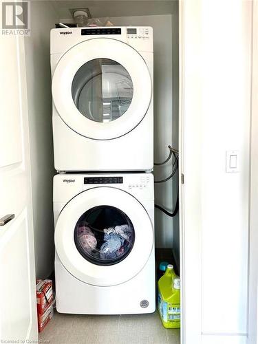 15 Glebe St Unit# 1905, Cambridge, ON - Indoor Photo Showing Laundry Room