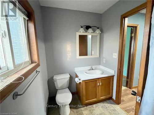 18 Farrell Lane, Wellington North (Arthur), ON - Indoor Photo Showing Bathroom