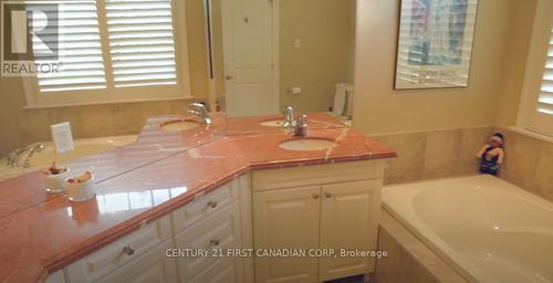 46 - 2014 Valleyrun Boulevard, London, ON - Indoor Photo Showing Bathroom