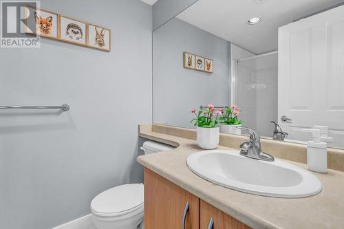 995 59 Avenue, Vancouver, BC - Indoor Photo Showing Bathroom