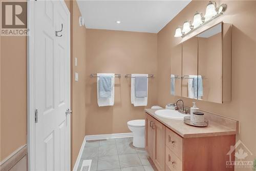 130 Granite Court, Ottawa, ON - Indoor Photo Showing Bathroom