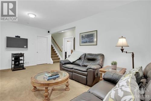 130 Granite Court, Ottawa, ON - Indoor Photo Showing Living Room