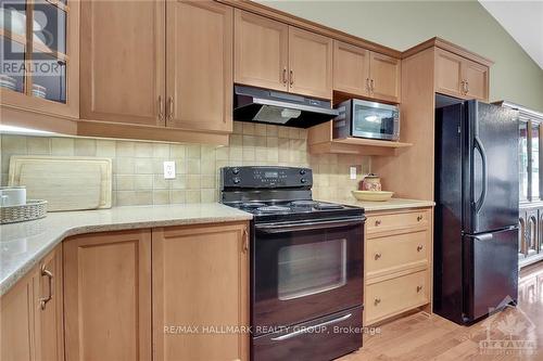 130 Granite Court, Ottawa, ON - Indoor Photo Showing Kitchen