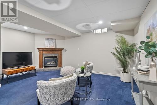 14 Schilling Court, Whitby (Pringle Creek), ON - Indoor With Fireplace