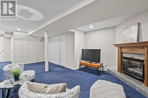 14 Schilling Court, Whitby (Pringle Creek), ON - Indoor With Fireplace