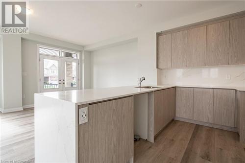 126 Picardy Drive, Hamilton, ON - Indoor Photo Showing Kitchen