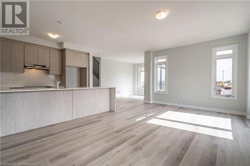 126 Picardy Drive, Hamilton, ON - Indoor Photo Showing Kitchen