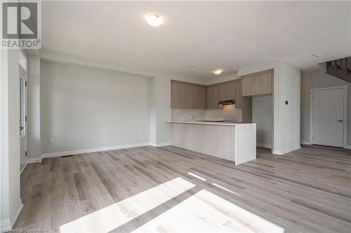 126 Picardy Drive, Hamilton, ON - Indoor Photo Showing Kitchen