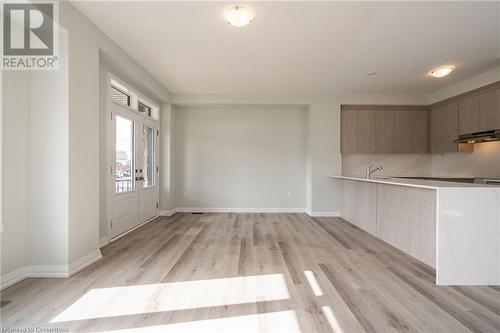 126 Picardy Drive, Hamilton, ON - Indoor Photo Showing Kitchen