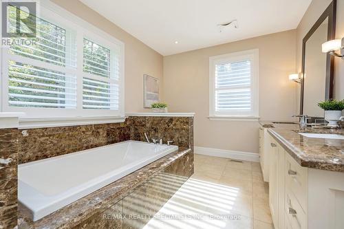 4320 Random Acres Road, Milton, ON - Indoor Photo Showing Bathroom