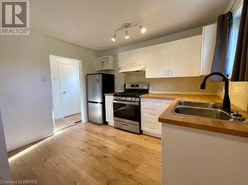 100 Gladstone Avenue, North Bay, ON - Indoor Photo Showing Kitchen With Double Sink